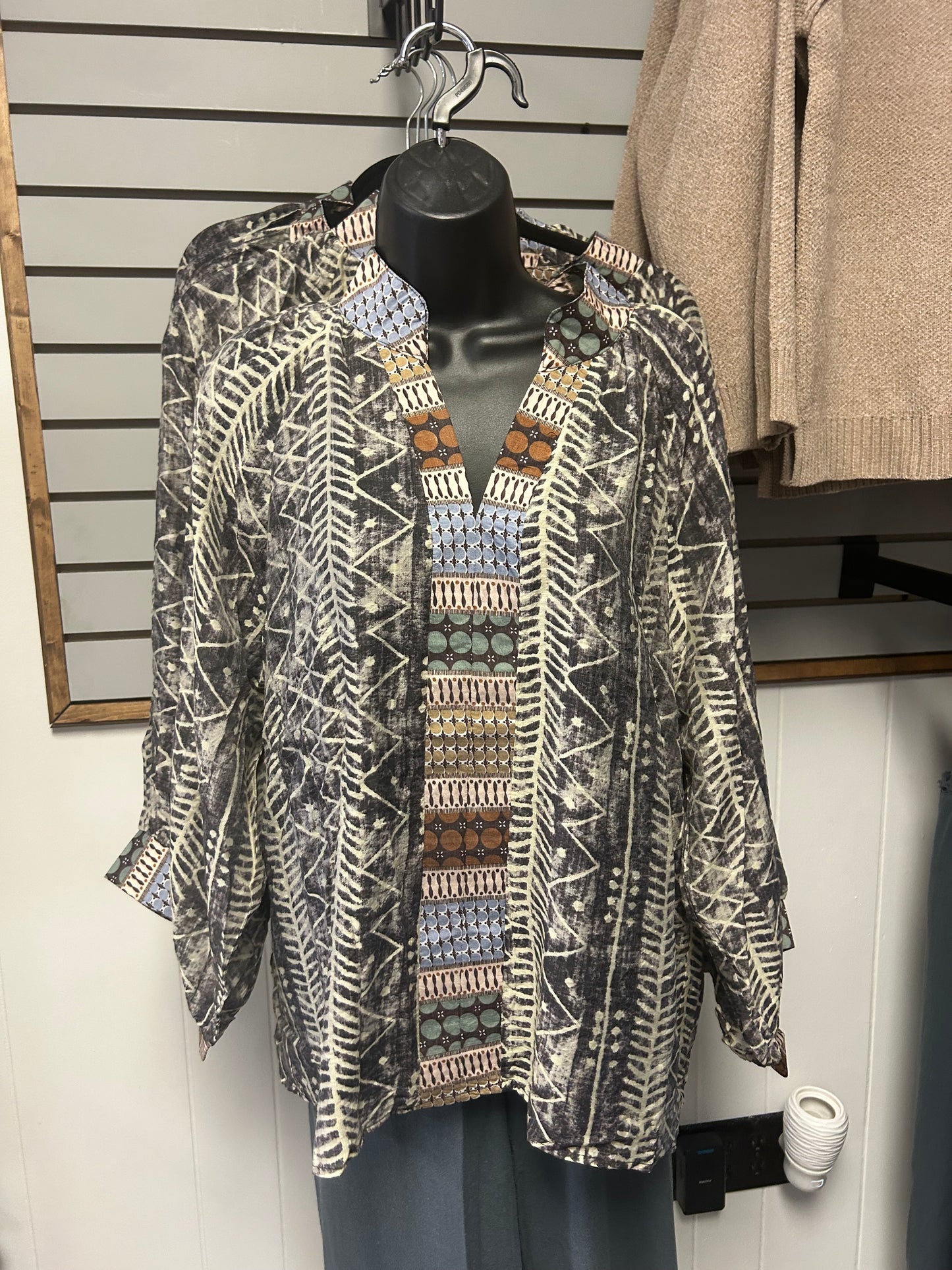 Umgee Charcoal Mix Top