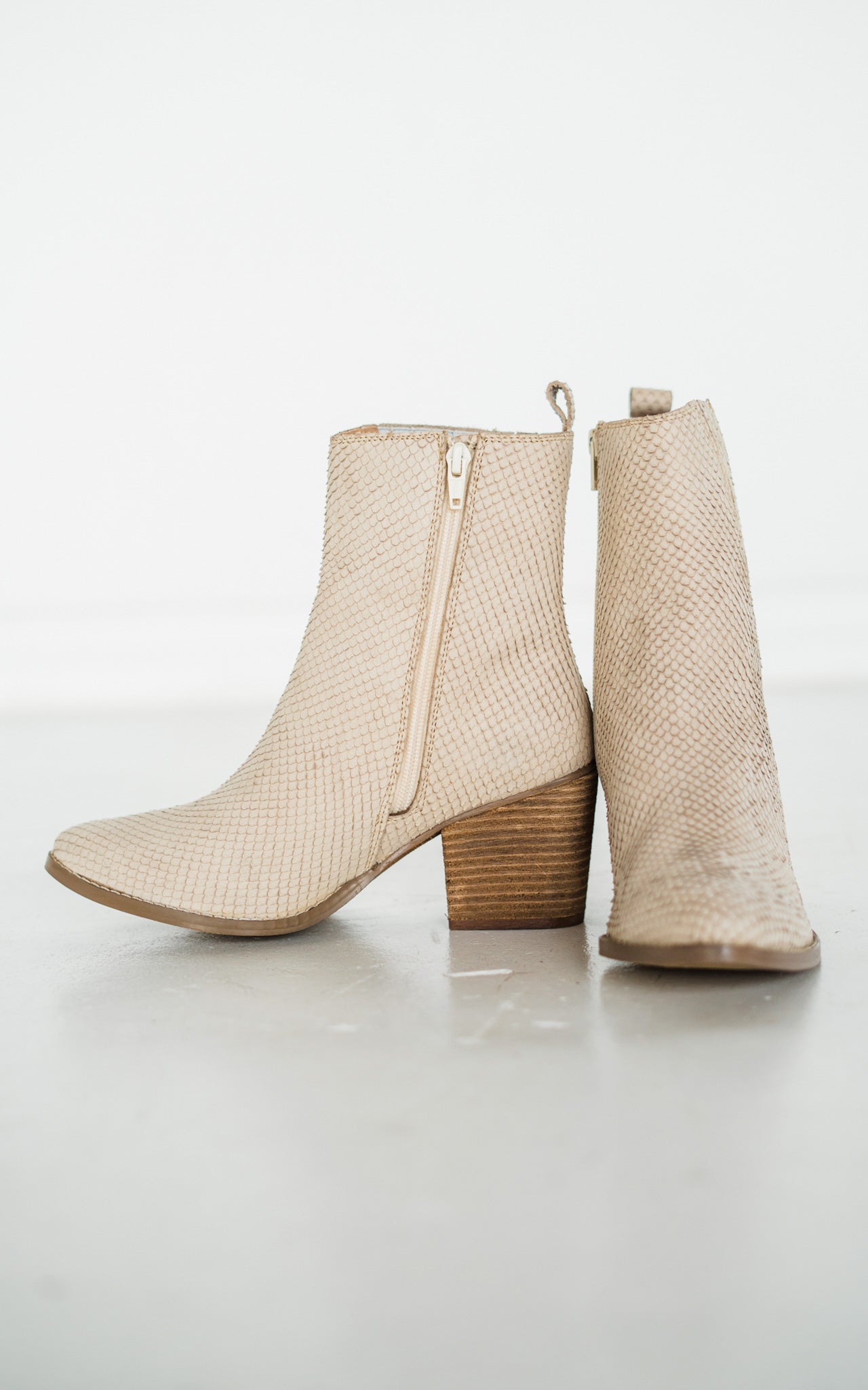 Taris Ankle Boot in Cream